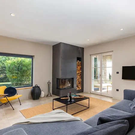 Tena Villa